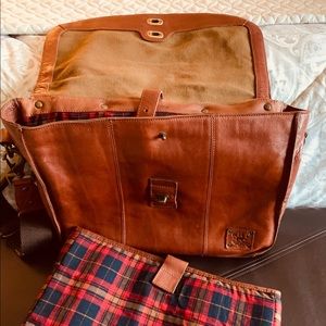 WILL leather Benjamin Messenger Case